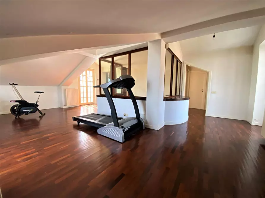 Immagine 25 di Villa in vendita  a Fermo