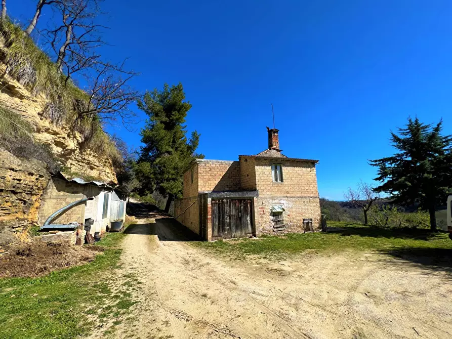 Immagine 1 di Casa indipendente in vendita  a Montefiore Dell'aso