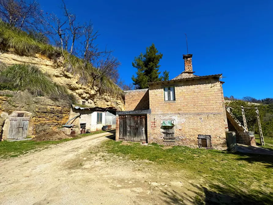 Immagine 1 di Casa indipendente in vendita  a Montefiore Dell'aso