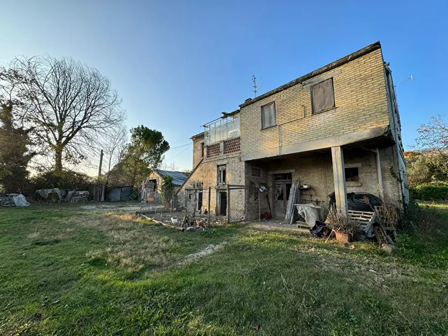 Immagine 2 di Rustico / casale in vendita  a Monterubbiano