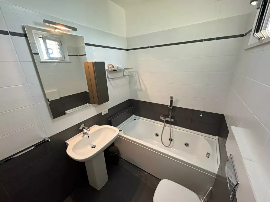 Immagine 19 di Appartamento in vendita  a Fermo