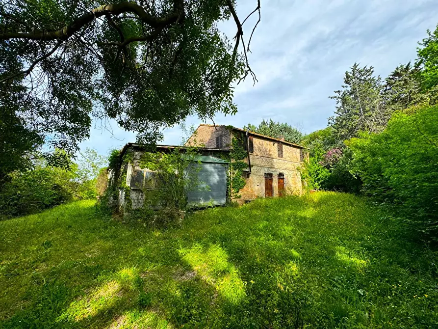 Immagine 1 di Rustico / casale in vendita  a Fermo