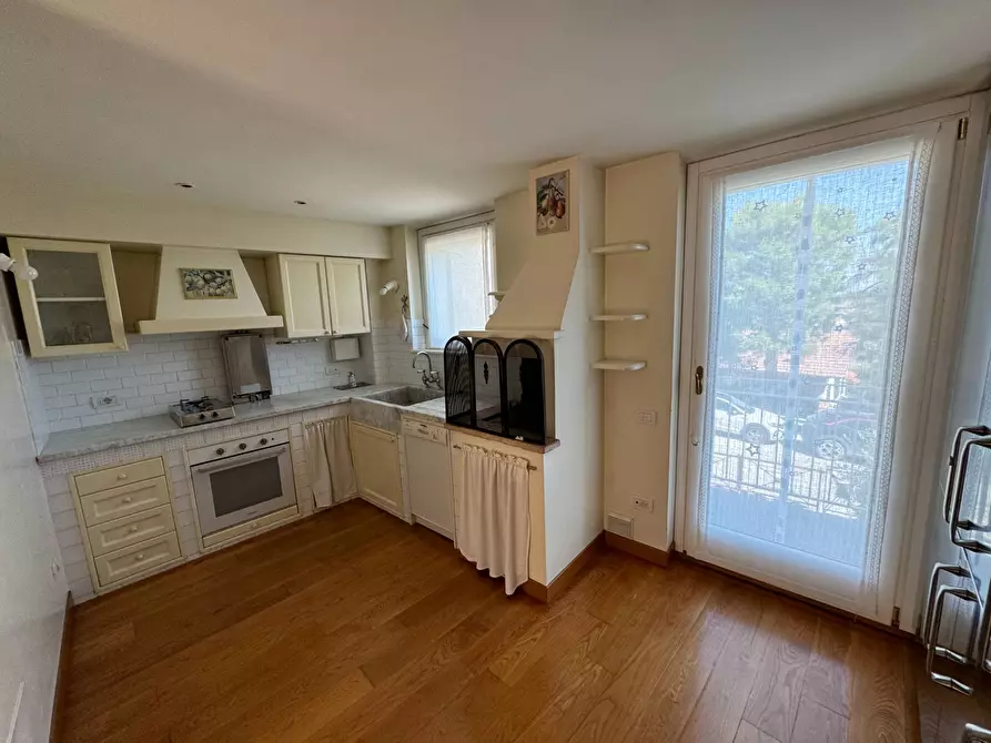 Immagine 1 di Casa indipendente in vendita  a Fermo