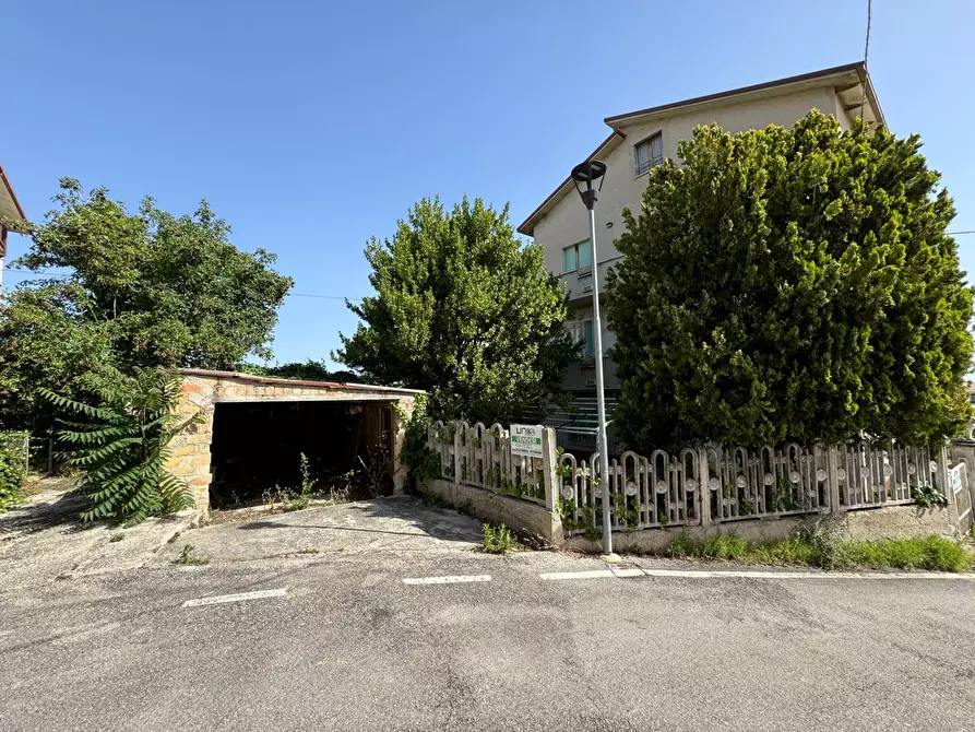 Immagine 2 di Casa indipendente in vendita  a Fermo
