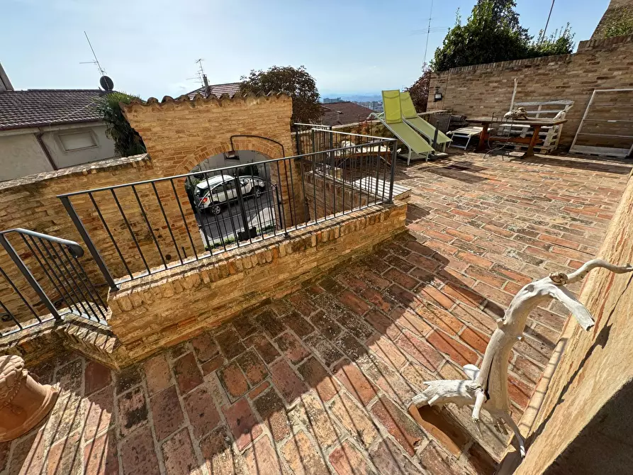 Immagine 2 di Villa in vendita  a Montegranaro