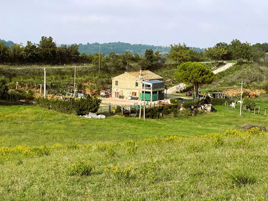 Immagine 1 di Rustico / casale in vendita  a Fermo