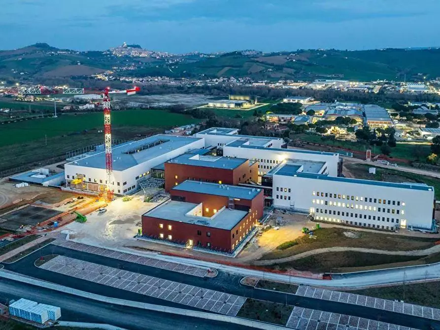 Immagine 2 di Terreno residenziale in vendita  a Fermo