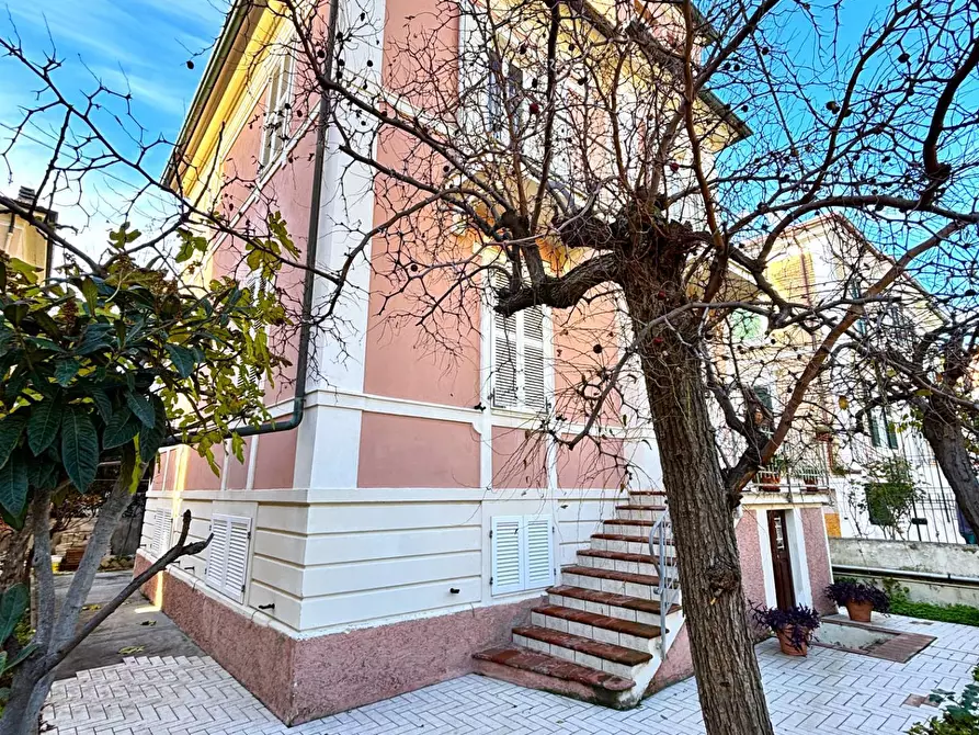 Immagine 3 di Villa in vendita  a Porto San Giorgio