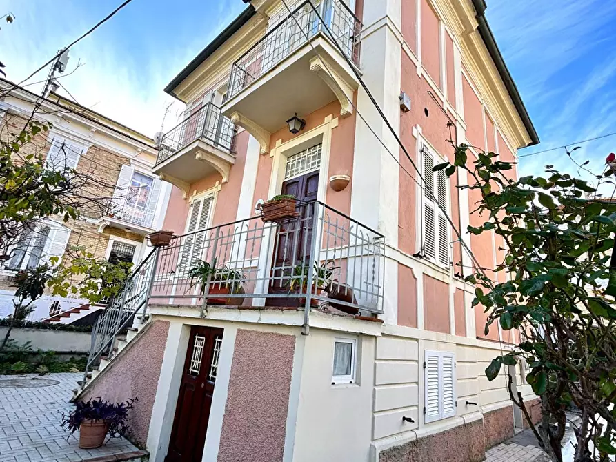 Immagine 4 di Villa in vendita  a Porto San Giorgio