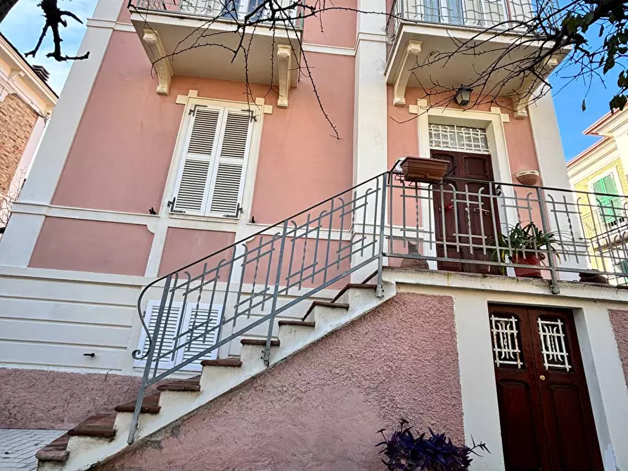 Immagine 5 di Villa in vendita  a Porto San Giorgio