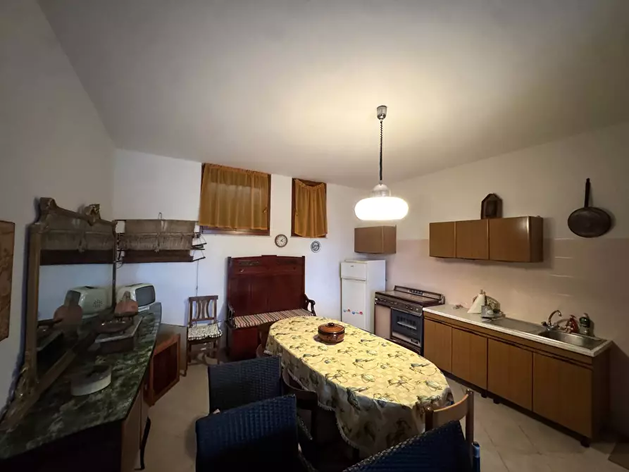 Immagine 23 di Rustico / casale in vendita  a Tolentino