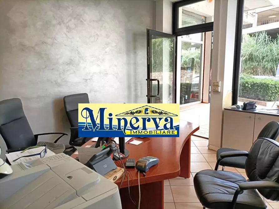 Immagine 9 di Locale commerciale in vendita  in corso Giacomo Matteotti a Nettuno