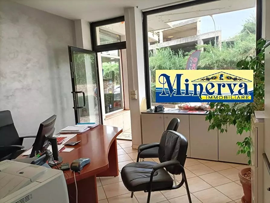 Immagine 10 di Locale commerciale in vendita  in corso Giacomo Matteotti a Nettuno