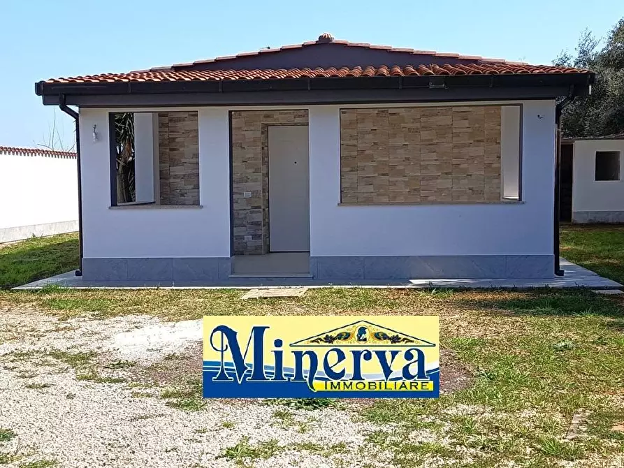Immagine 7 di Villa in vendita  in Via Priverno a Nettuno
