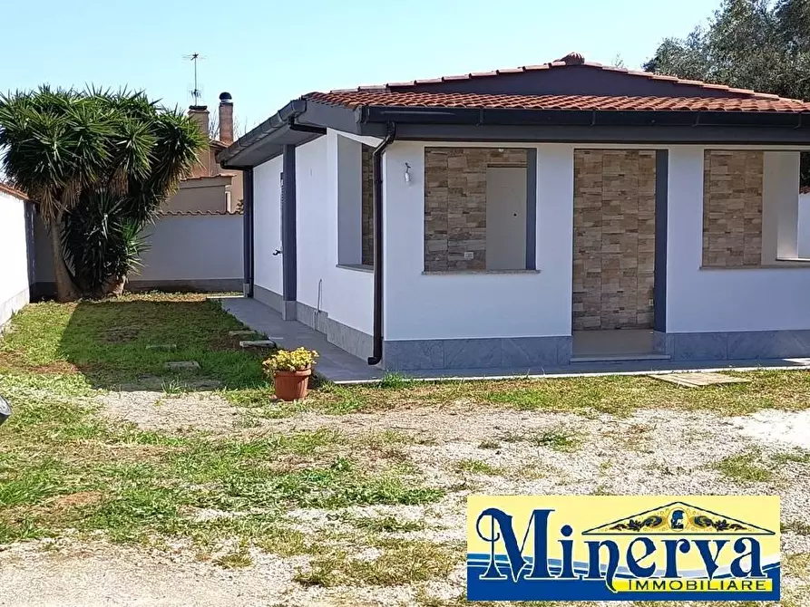 Immagine 8 di Villa in vendita  in Via Priverno a Nettuno