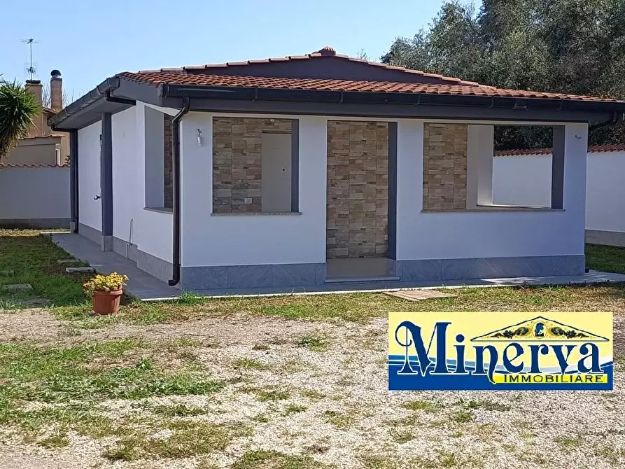 Immagine 9 di Villa in vendita  in Via Priverno a Nettuno