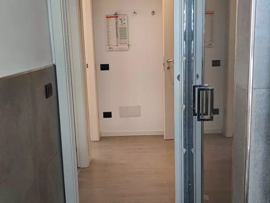 Immagine 13 di Appartamento in vendita  in via Tommaso Grossi a Paderno Dugnano