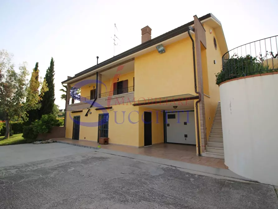 Immagine 5 di Villa in vendita  in Via Terrabianca a Tortoreto
