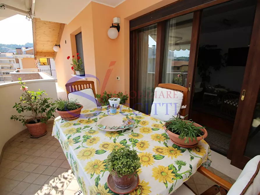 Immagine 8 di Attico in vendita  in via Parri a Tortoreto