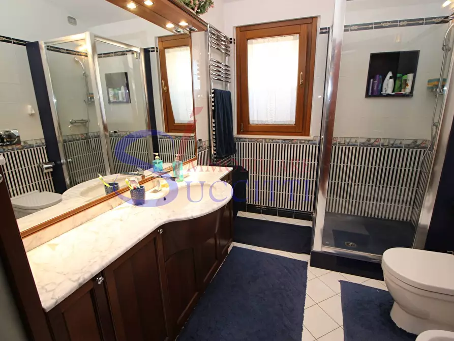 Immagine 25 di Attico in vendita  in via Parri a Tortoreto