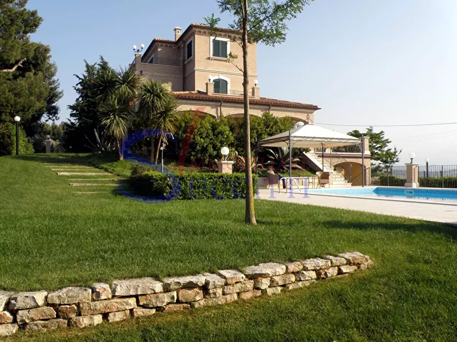 Immagine 1 di Villa in vendita  in Contrada Lava a Offida