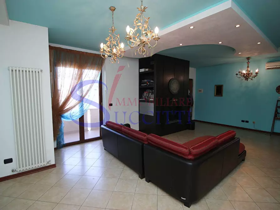 Immagine 3 di Appartamento in vendita  in Via G. D'Annunzio a Tortoreto