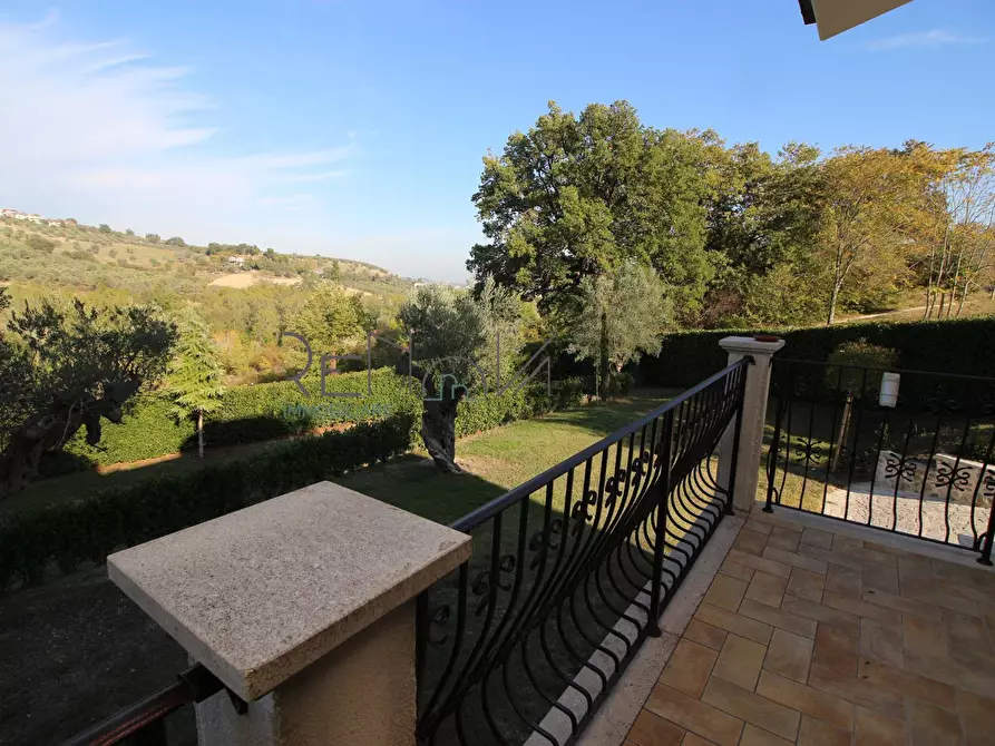 Immagine 21 di Villa in vendita  in via della Pace a Teramo