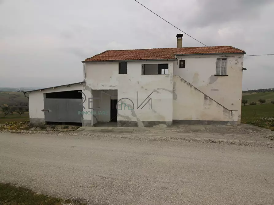 Immagine 2 di Casa indipendente in vendita  in Contrada Penna Alta a Bellante