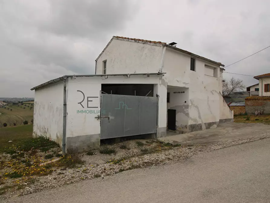 Immagine 3 di Casa indipendente in vendita  in Contrada Penna Alta a Bellante