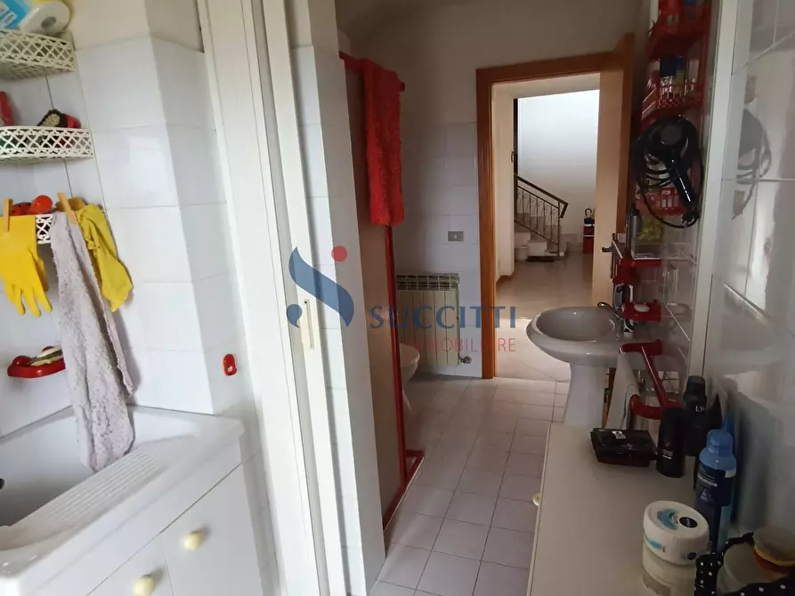 Immagine 9 di Appartamento in vendita  in Via Roma a Corropoli