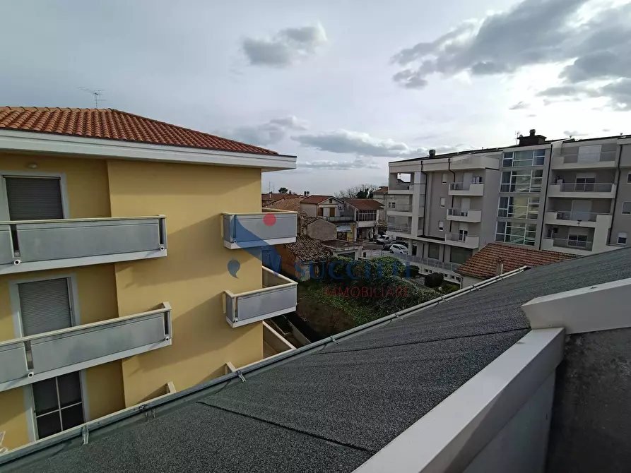 Immagine 17 di Appartamento in vendita  in Via Roma a Corropoli