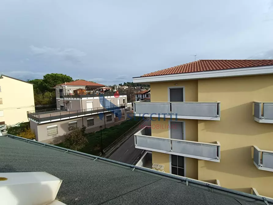 Immagine 18 di Appartamento in vendita  in Via Roma a Corropoli