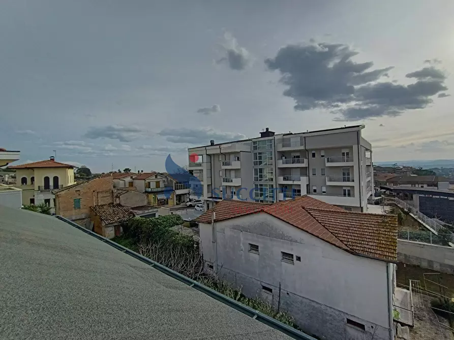 Immagine 24 di Appartamento in vendita  in Via Roma a Corropoli