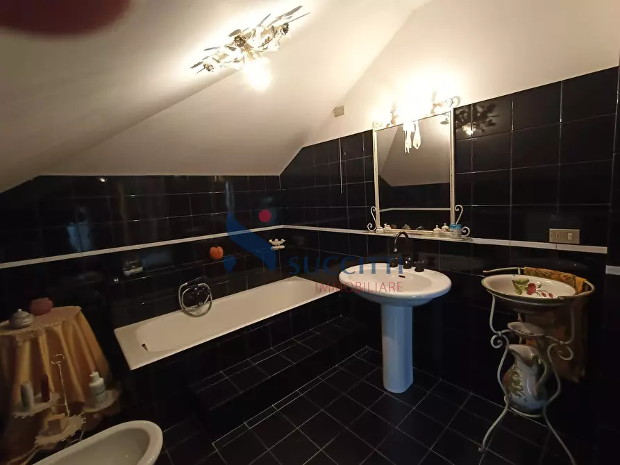 Immagine 26 di Appartamento in vendita  in Via Roma a Corropoli