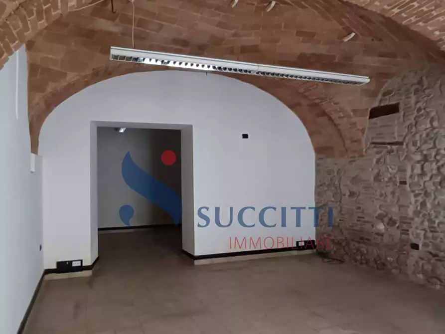 Immagine 3 di Locale commerciale in affitto  in via Raneiro a Teramo