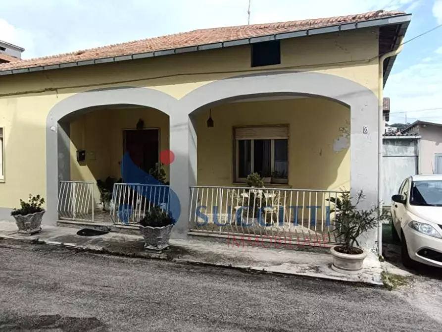 Immagine 1 di Casa indipendente in vendita  in via Benedetto Croce a Teramo