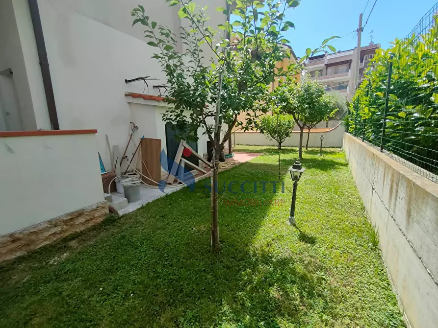 Immagine 6 di Villa in vendita  in Via Corradino D'Ascanio a Tortoreto