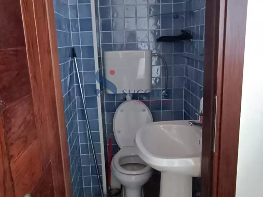 Immagine 7 di Locale commerciale in affitto  in via Raneiro a Teramo