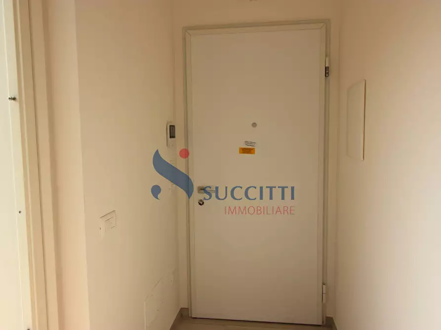 Immagine 9 di Appartamento in vendita  in Via Renato Capanna a Alba Adriatica