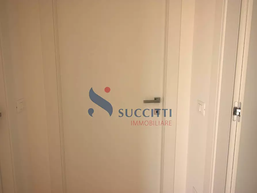 Immagine 13 di Appartamento in vendita  in Via Renato Capanna a Alba Adriatica