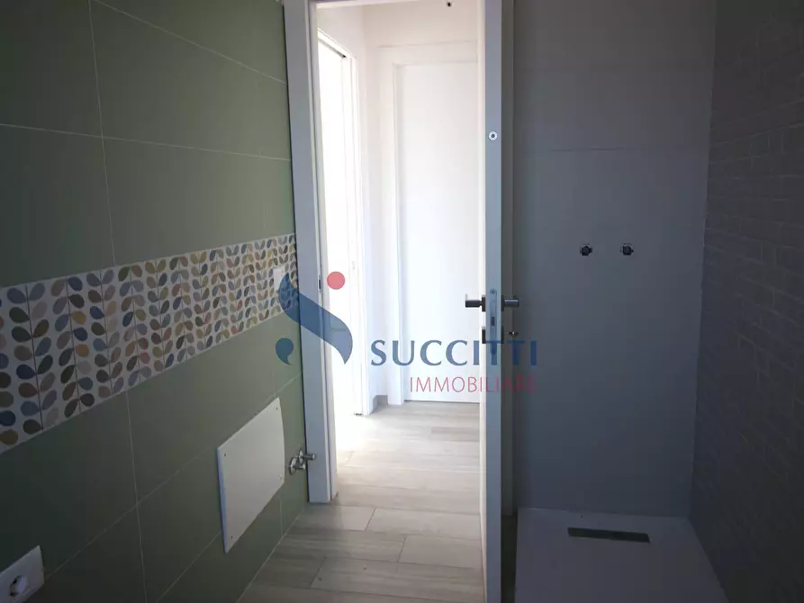 Immagine 18 di Appartamento in vendita  in Via Renato Capanna a Alba Adriatica