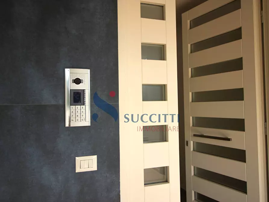 Immagine 23 di Appartamento in vendita  in Via Renato Capanna a Alba Adriatica