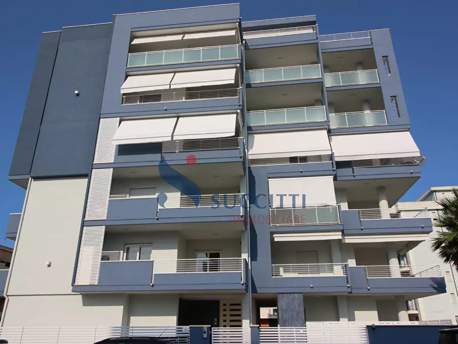 Immagine 24 di Appartamento in vendita  in Via Renato Capanna a Alba Adriatica