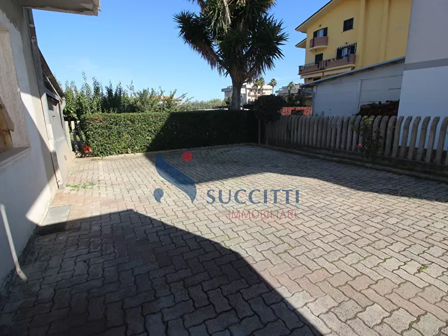 Immagine 22 di Casa indipendente in vendita  in Via dei Tigli a Alba Adriatica