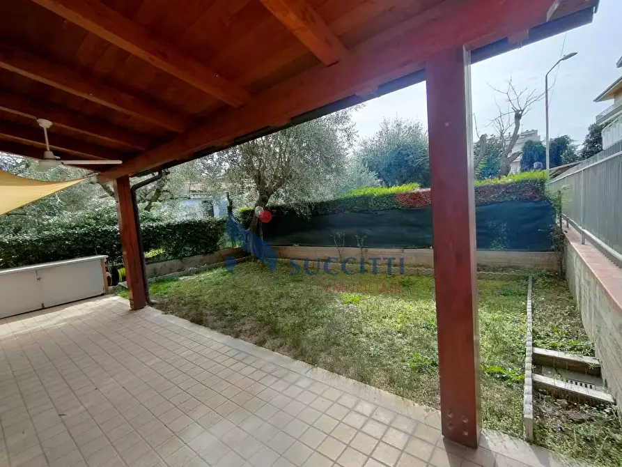 Immagine 30 di Appartamento in vendita  in Via Isonzo a Tortoreto