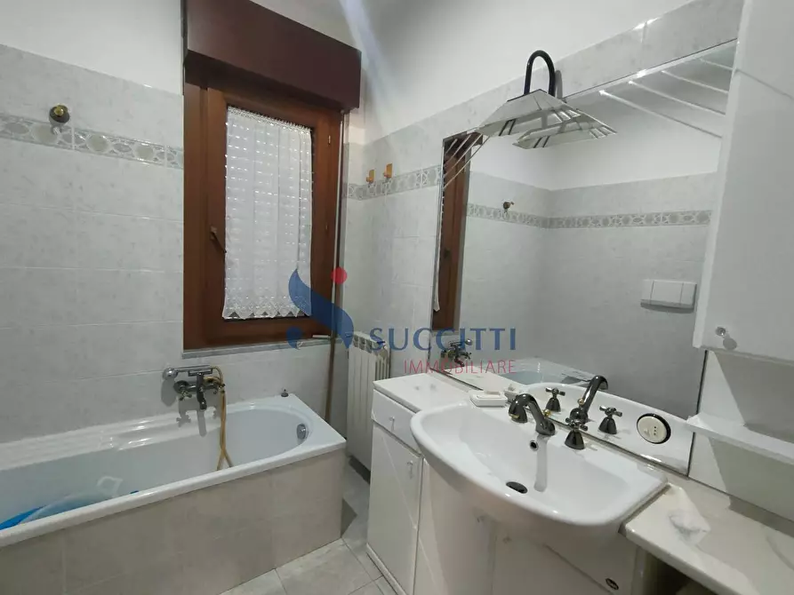 Immagine 22 di Appartamento in vendita  in Via Isonzo a Tortoreto