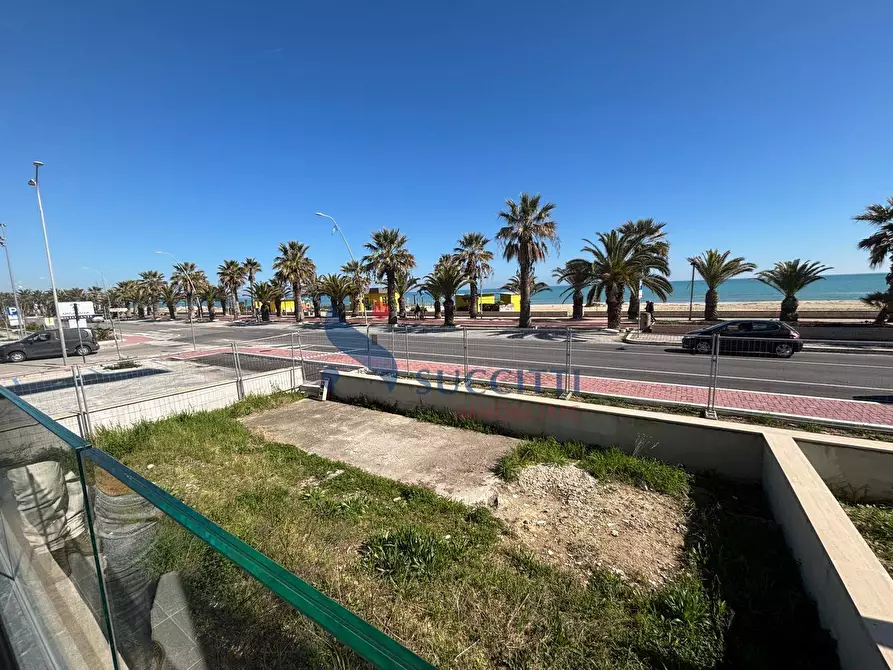 Immagine 24 di Appartamento in vendita  in Lungomare Sirena a Tortoreto