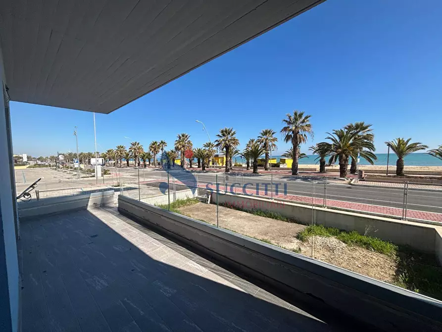 Immagine 25 di Appartamento in vendita  in Lungomare Sirena a Tortoreto