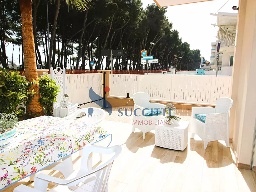 Immagine 21 di Appartamento in vendita  in via Emilia a Alba Adriatica