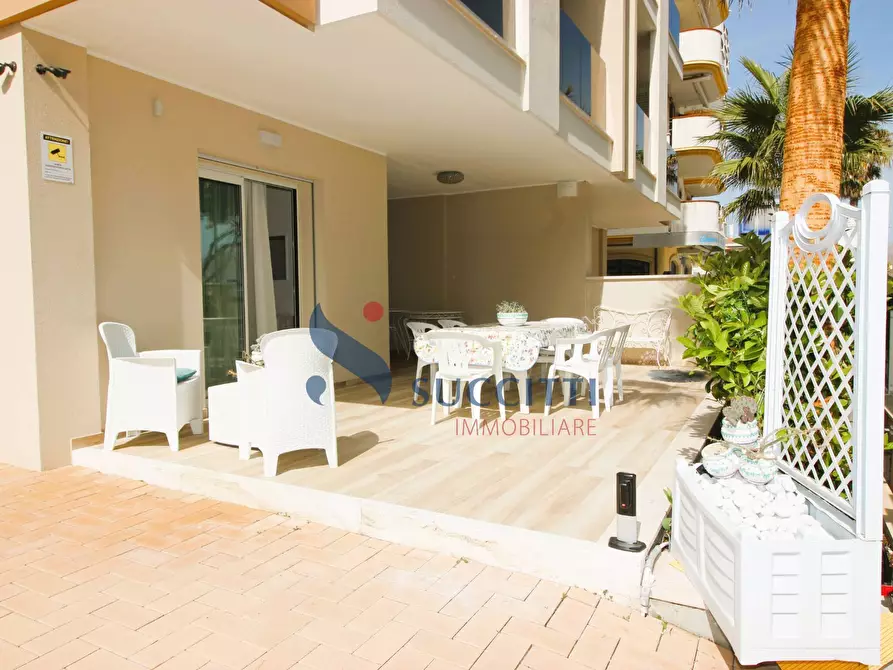 Immagine 23 di Appartamento in vendita  in via Emilia a Alba Adriatica